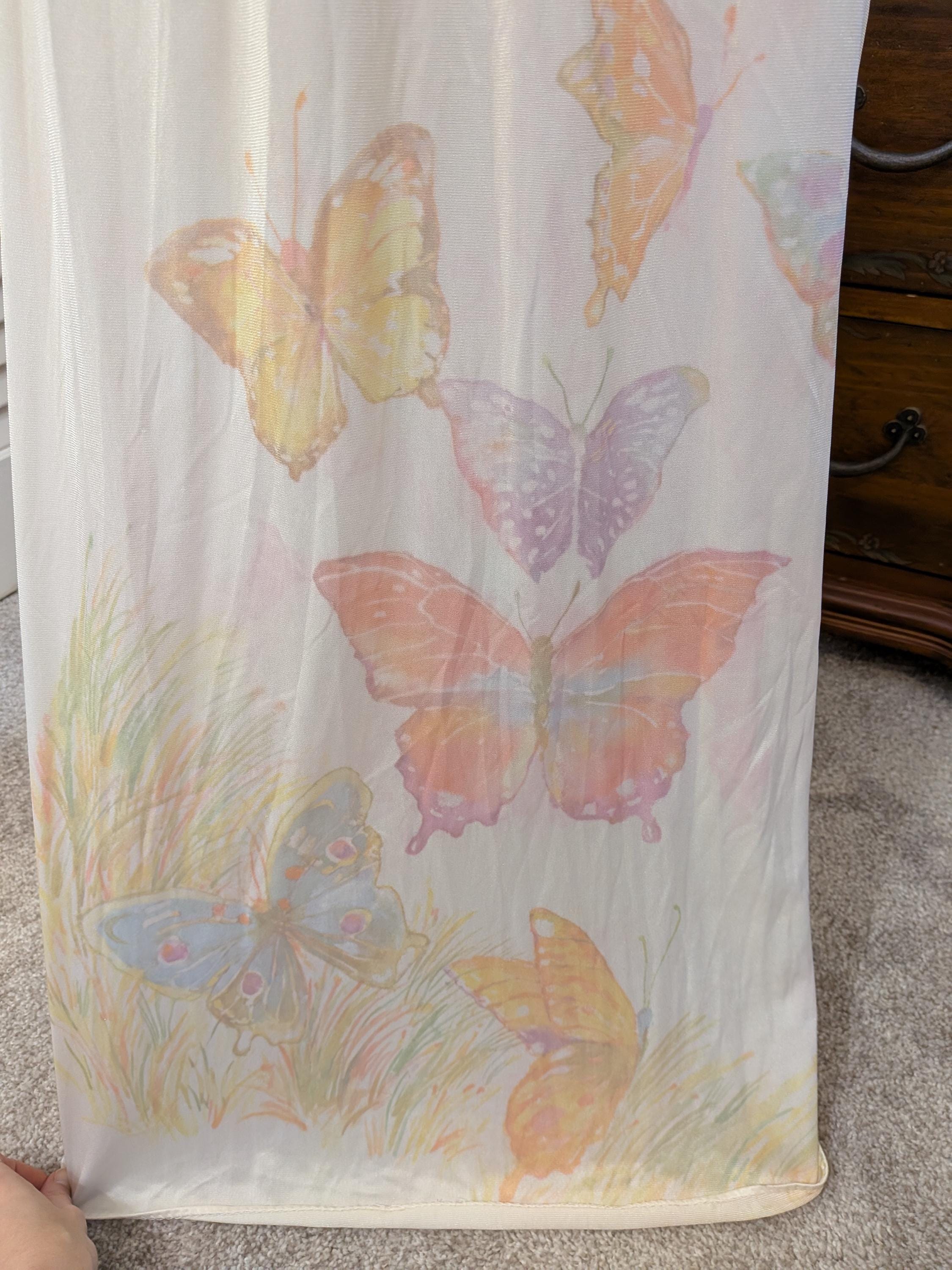 Vintage 1970s Floor Length White Butterfly Pattern Nightgown