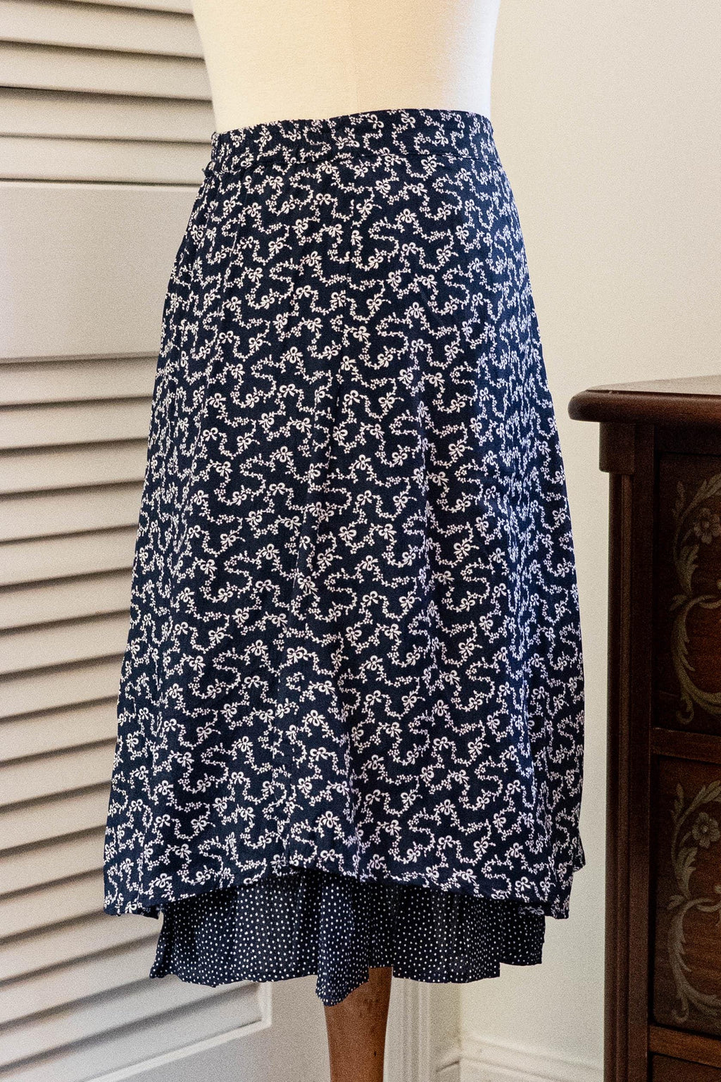 Vintage 1970s Midi Skirt Navy Blue Bow Print