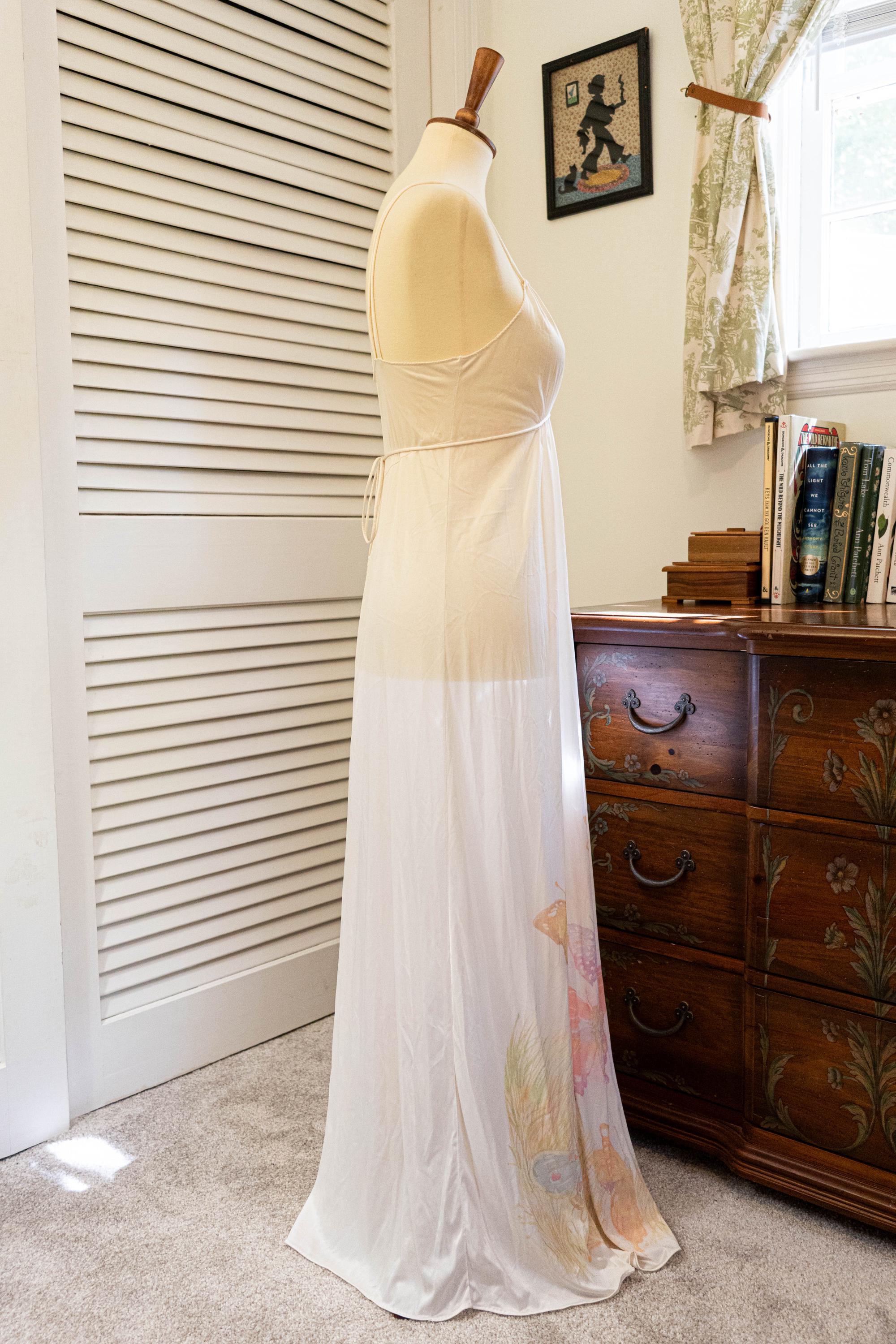 Vintage 1970s Floor Length White Butterfly Pattern Nightgown