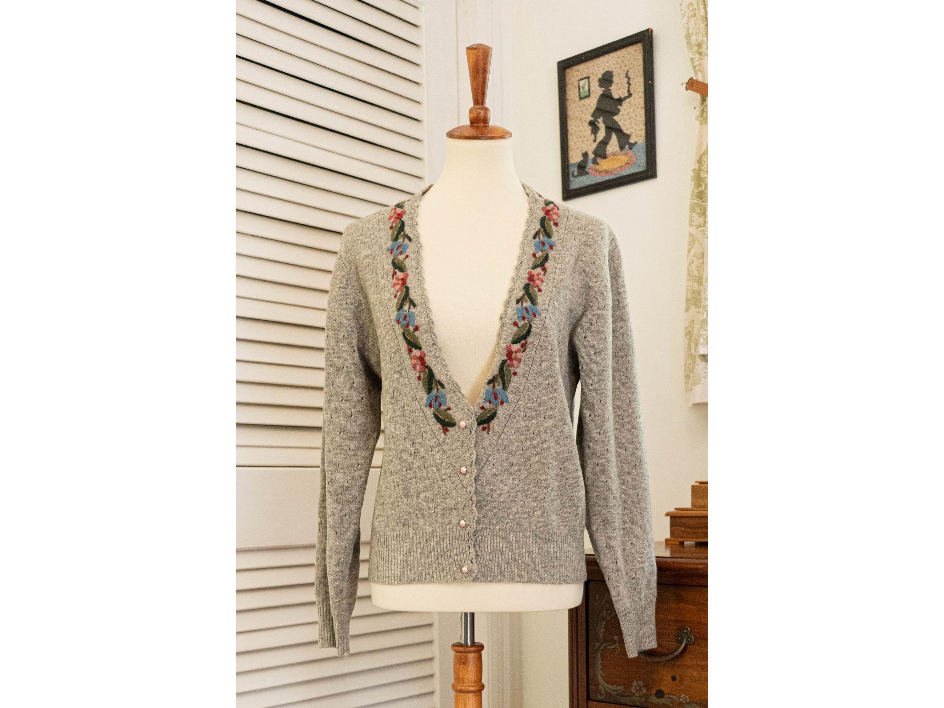 Vintage 1980s Floral Embroidered Gray Cardigan