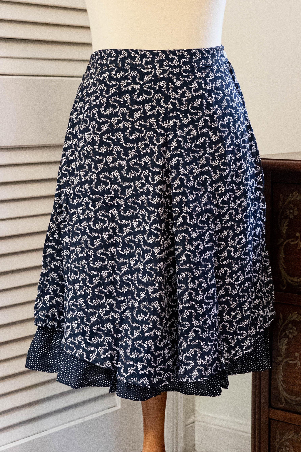 Vintage 1970s Midi Skirt Navy Blue Bow Print