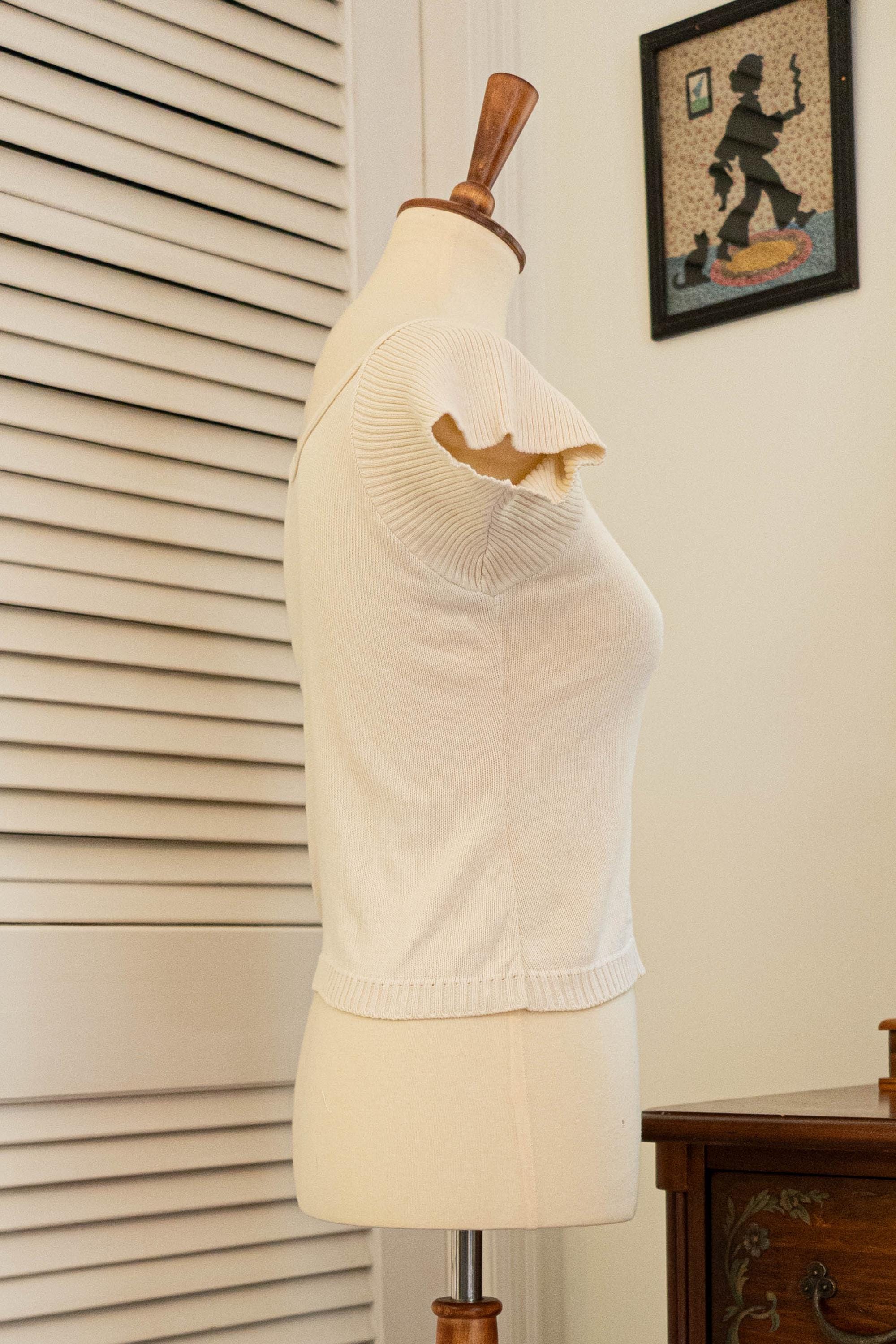 Vintage 1970s White Elephant Knit Sweater Top