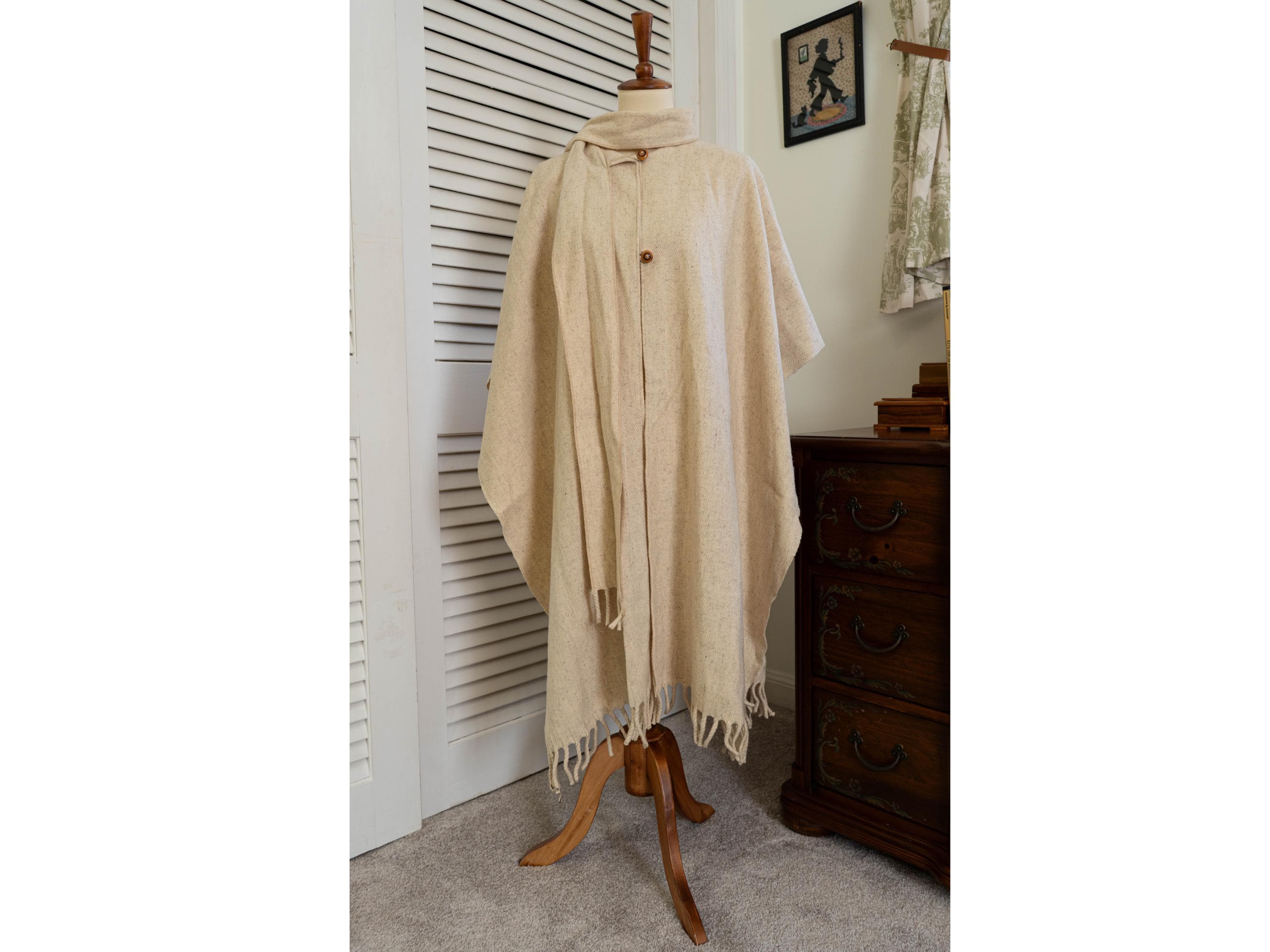 Vintage 1970s Cream Ivory Off White Cape Poncho Cloak Coat Sweater