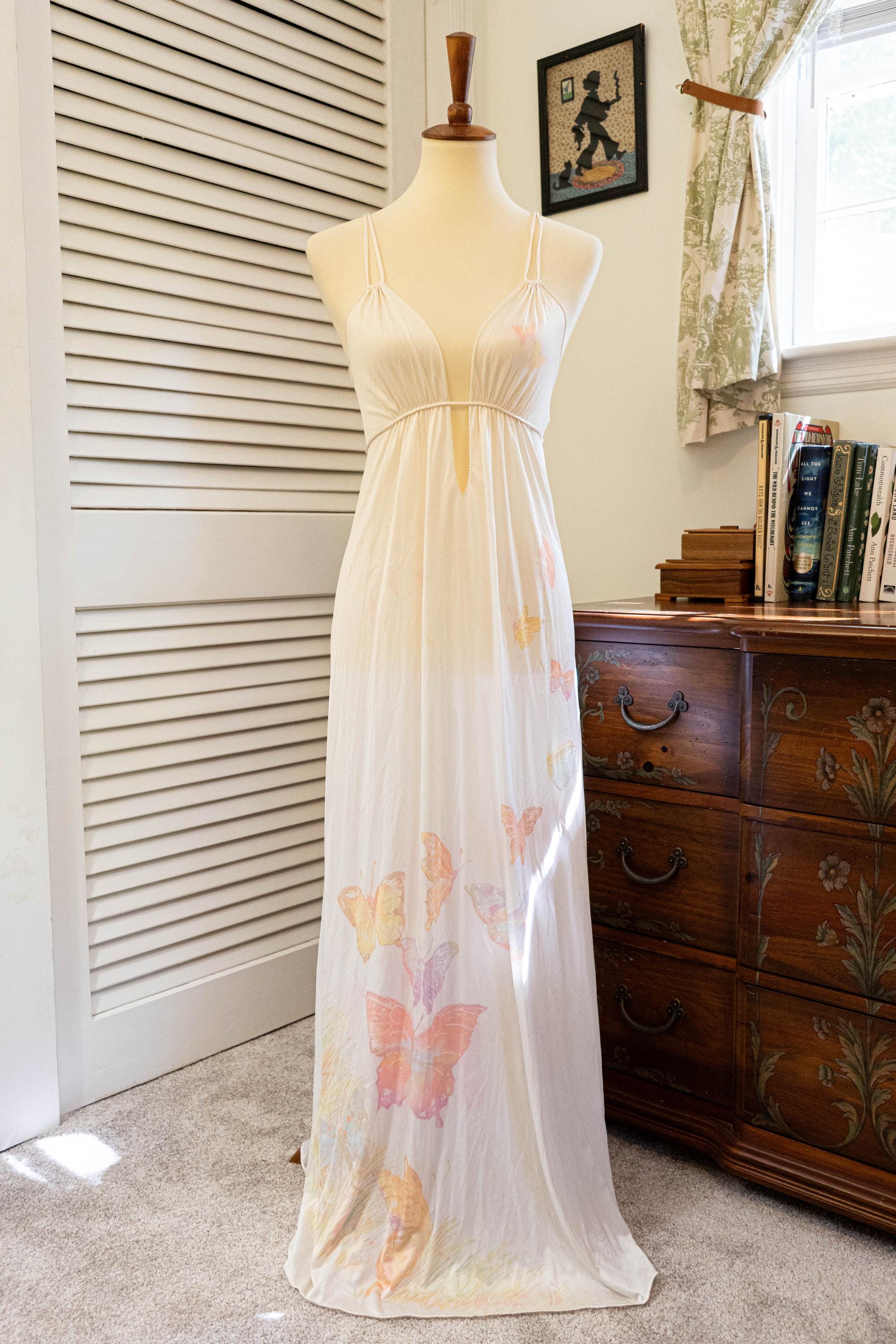 Vintage 1970s Floor Length White Butterfly Pattern Nightgown
