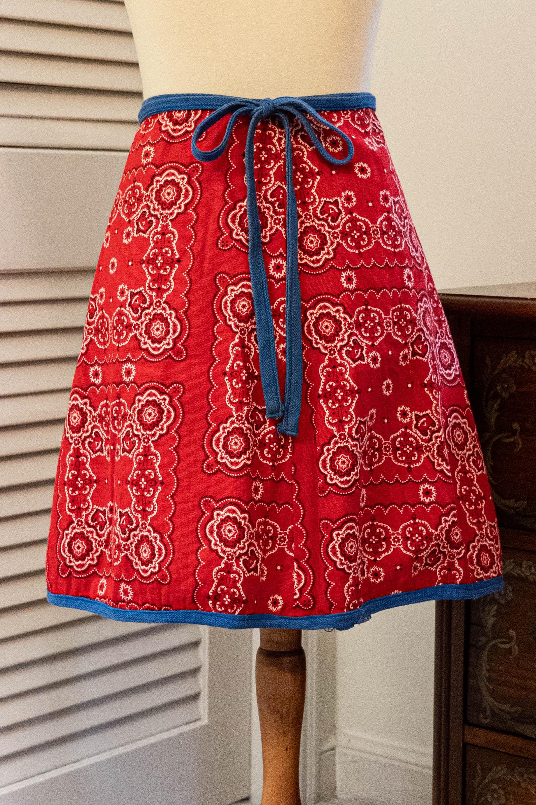 Vintage 1970s Reversible Handkerchief Print Wrap Skirt