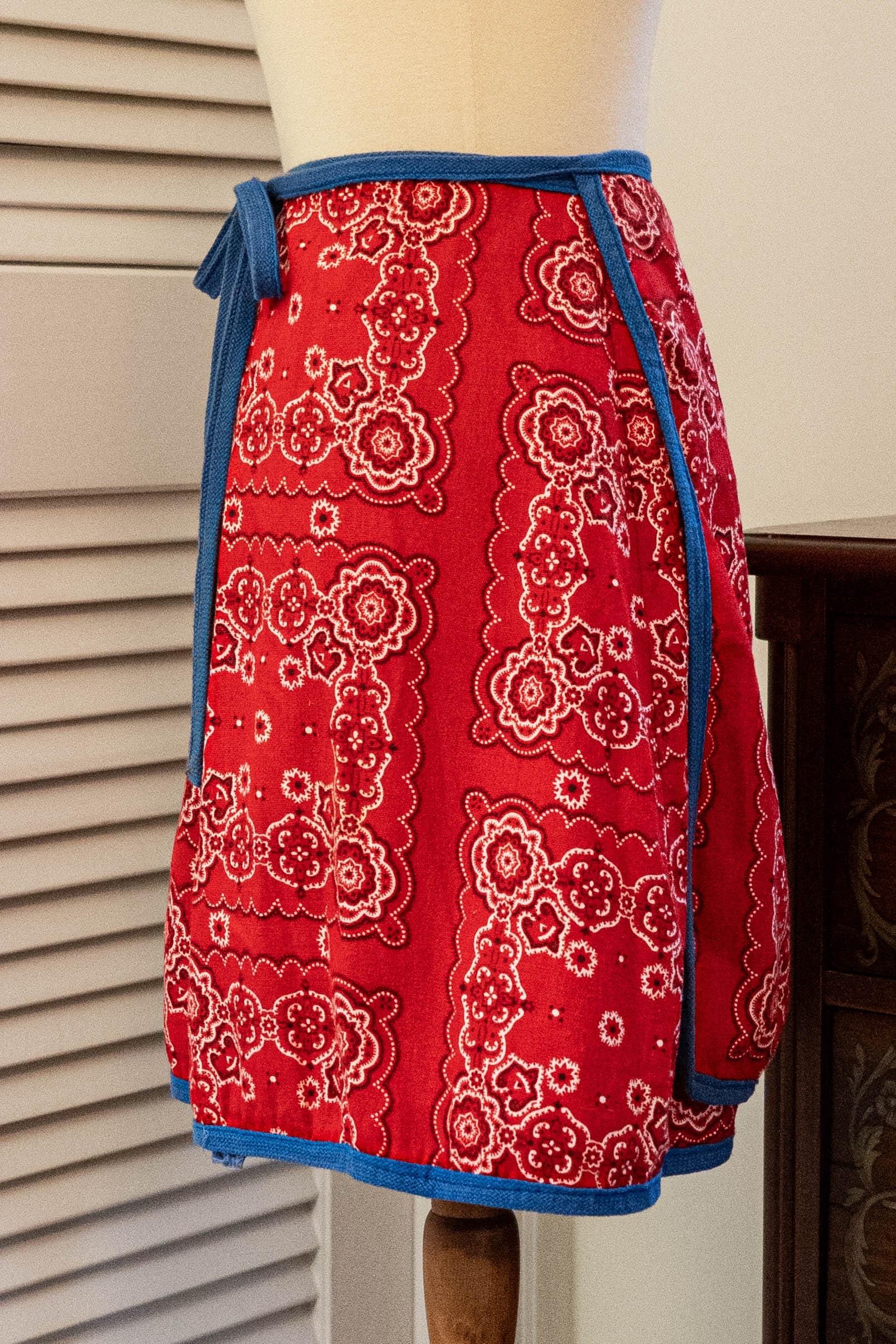 Vintage 1970s Reversible Handkerchief Print Wrap Skirt